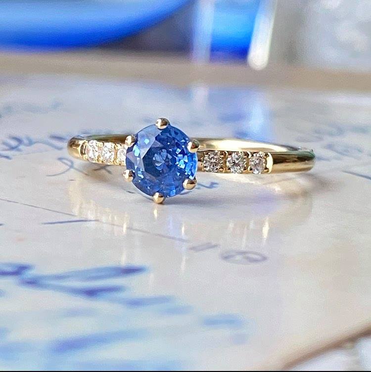 Agnes Blue Sapphire Diamond Ring - MANARI.eu
