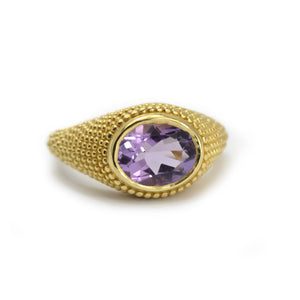 Nubia Oval Amethyst Yellow Gold Ring Size 7US - MANARI.eu