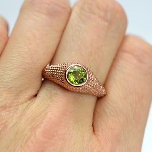 Nubia Round Peridot Rose Gold Ring Size 7US - MANARI.eu