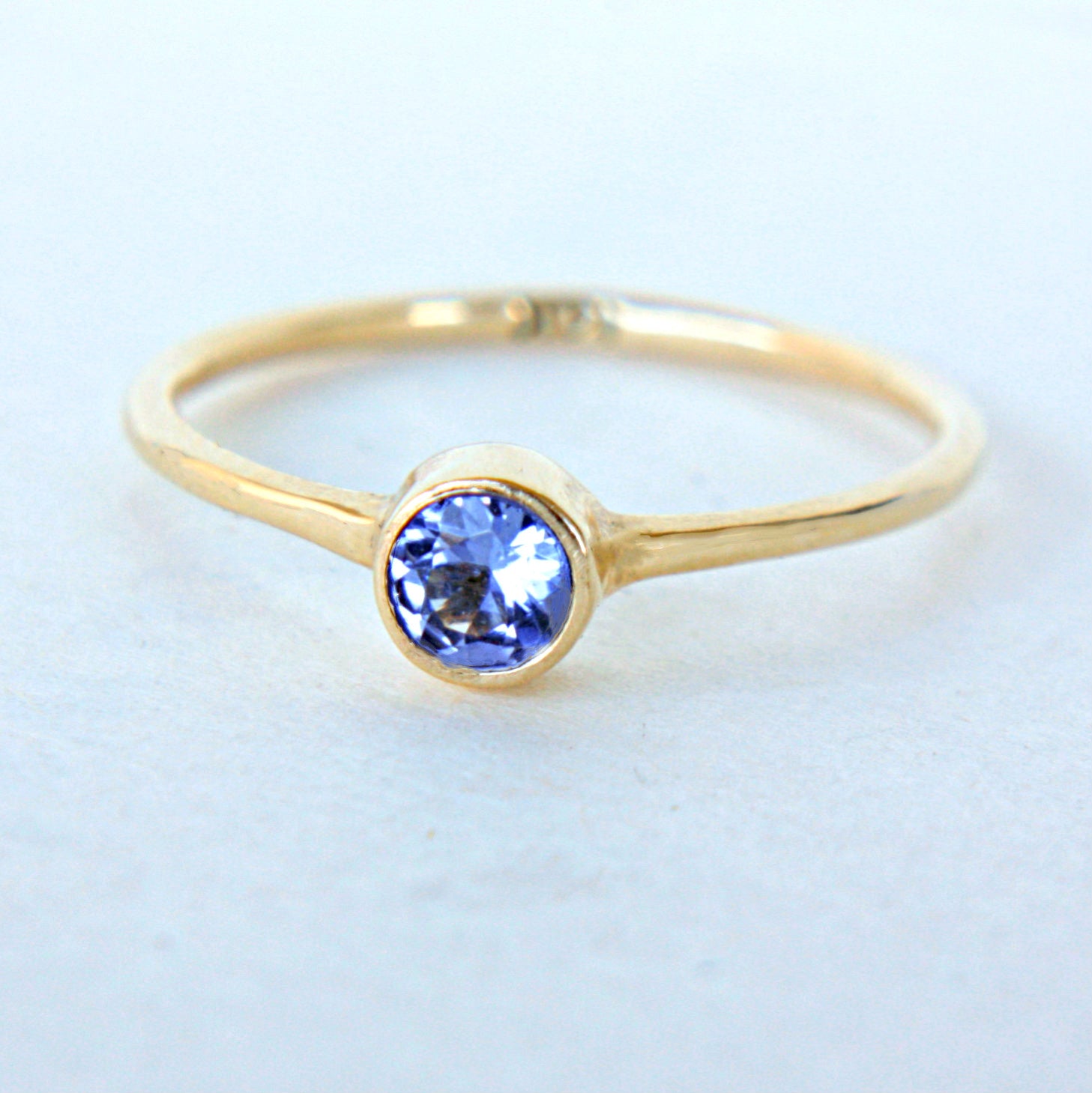 Tanzanite 14k Gold Ring - MANARI.eu