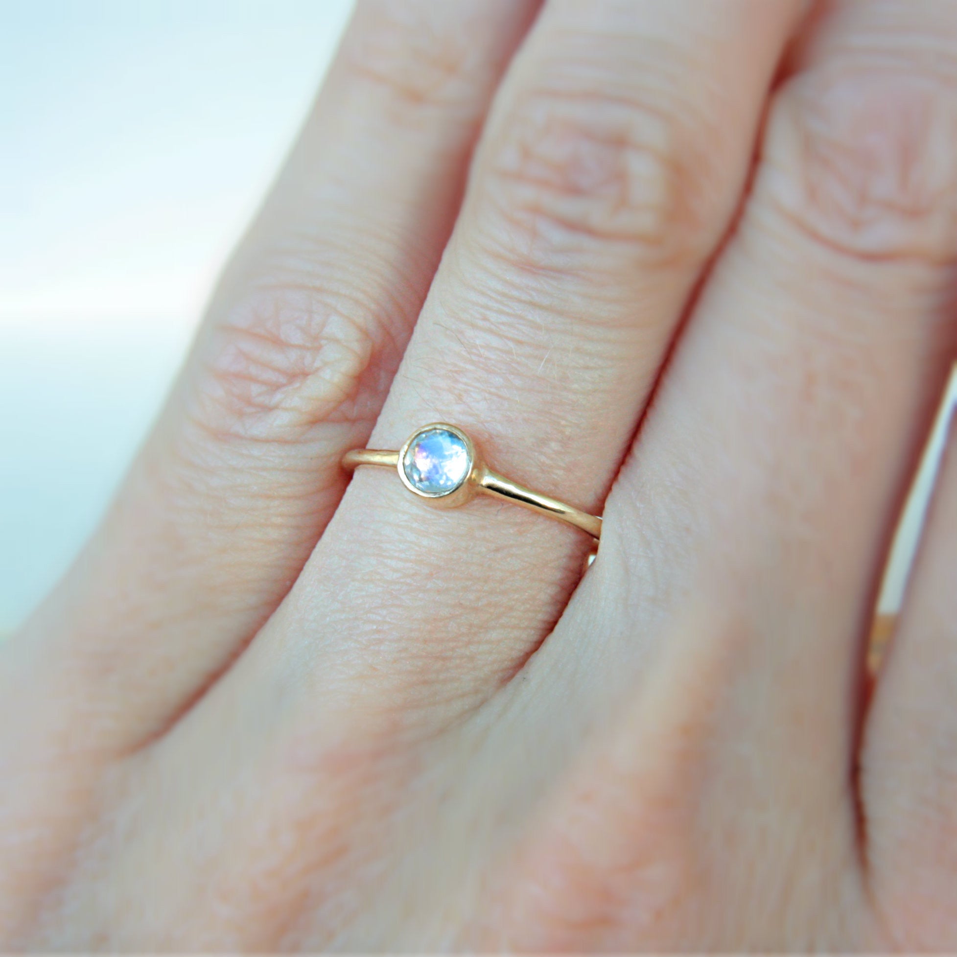 Moonstone 14k Gold Ring - MANARI.eu