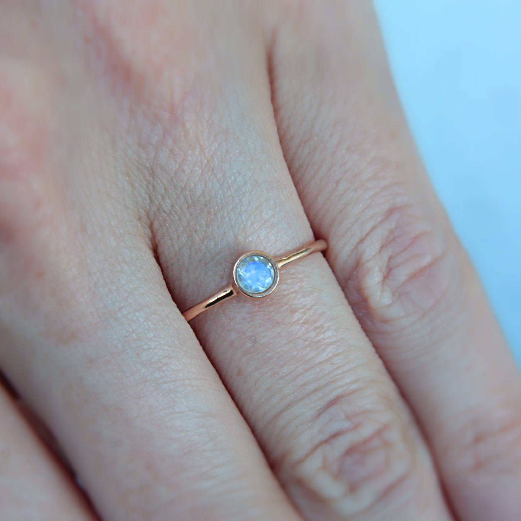 Moonstone 14k Gold Ring - MANARI.eu