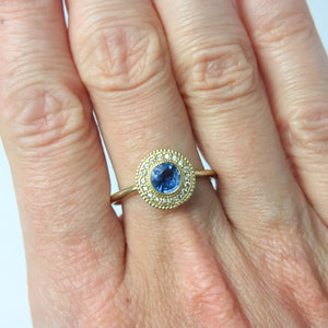 Malika Blue Sapphire Diamond Ring - MANARI.eu