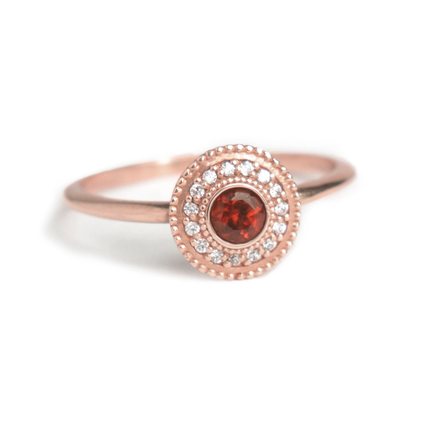 Leila Garnet Diamond Ring - MANARI.eu