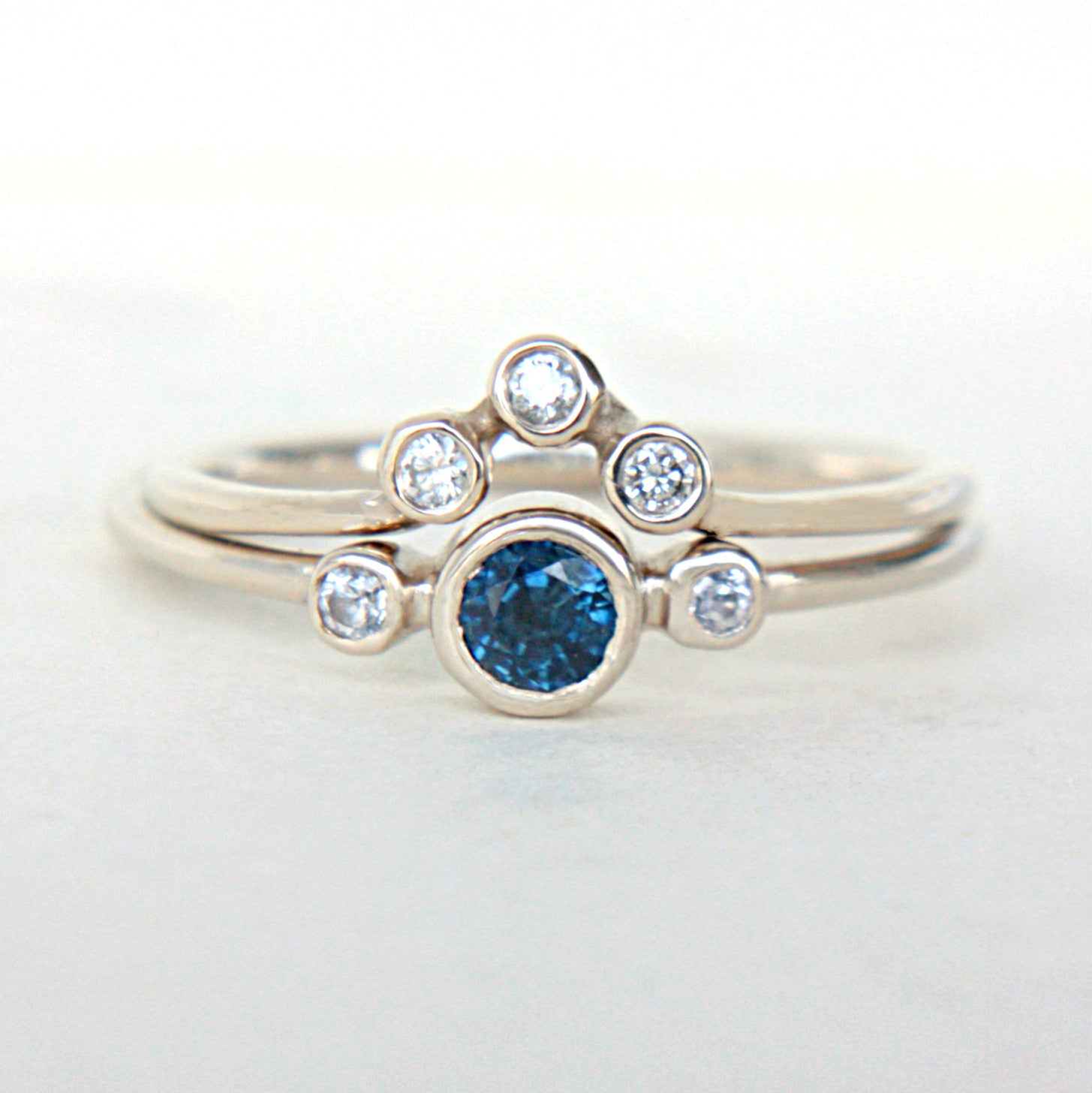 Blue Sapphire and Diamond Wedding Set 14k Gold - MANARI.eu