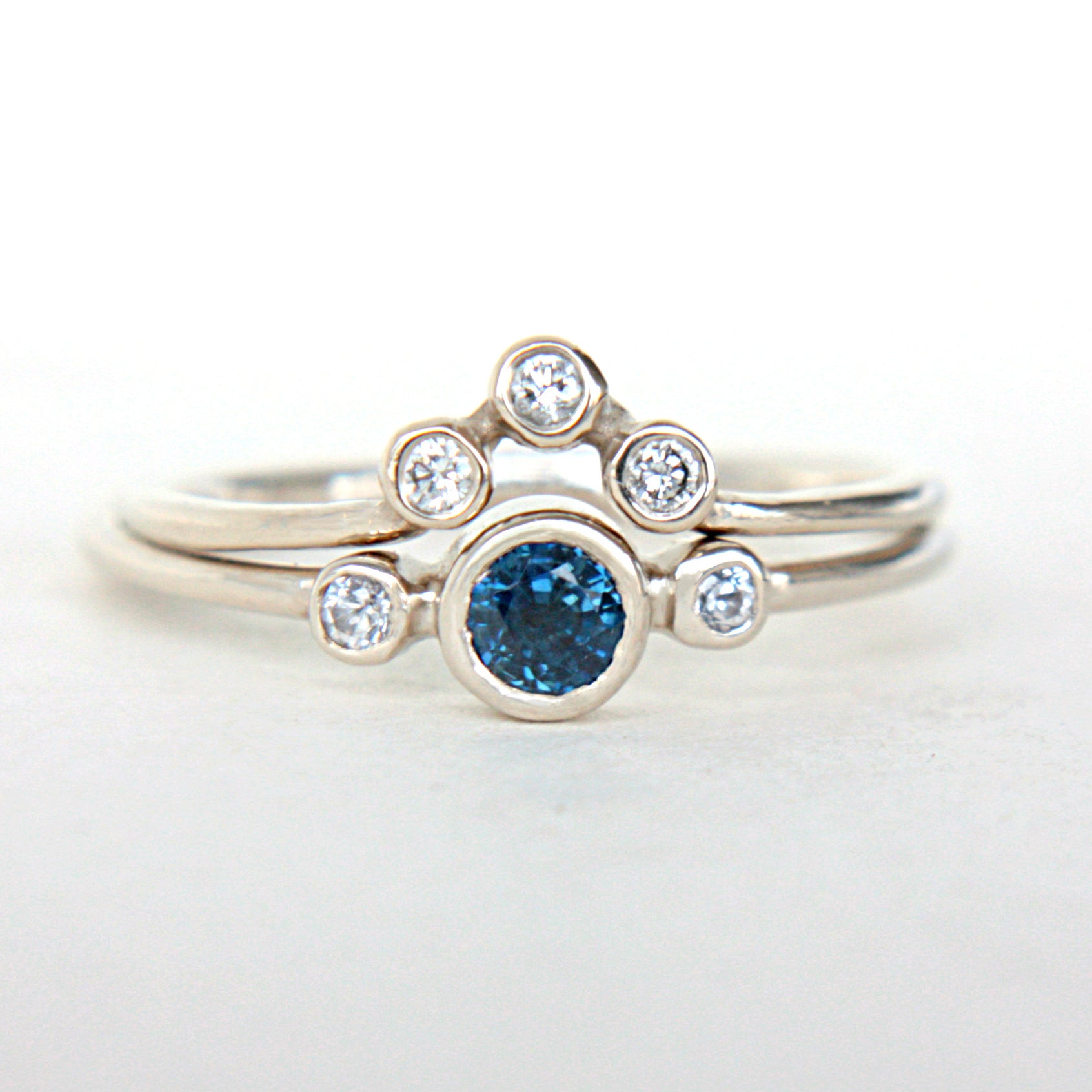 Blue Sapphire and Diamond Wedding Set 14k Gold - MANARI.eu