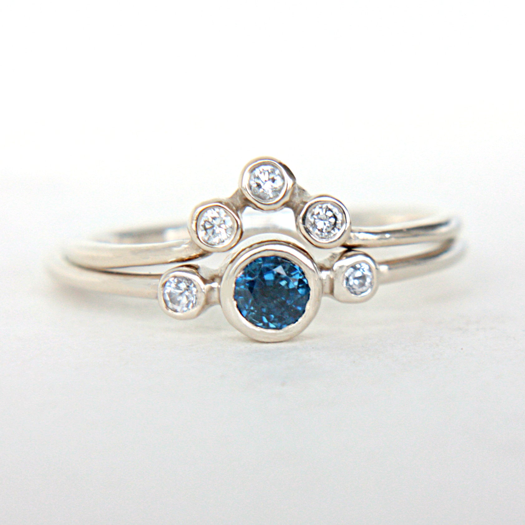 Blue Sapphire and Diamond Wedding Set 14k Gold - MANARI.eu