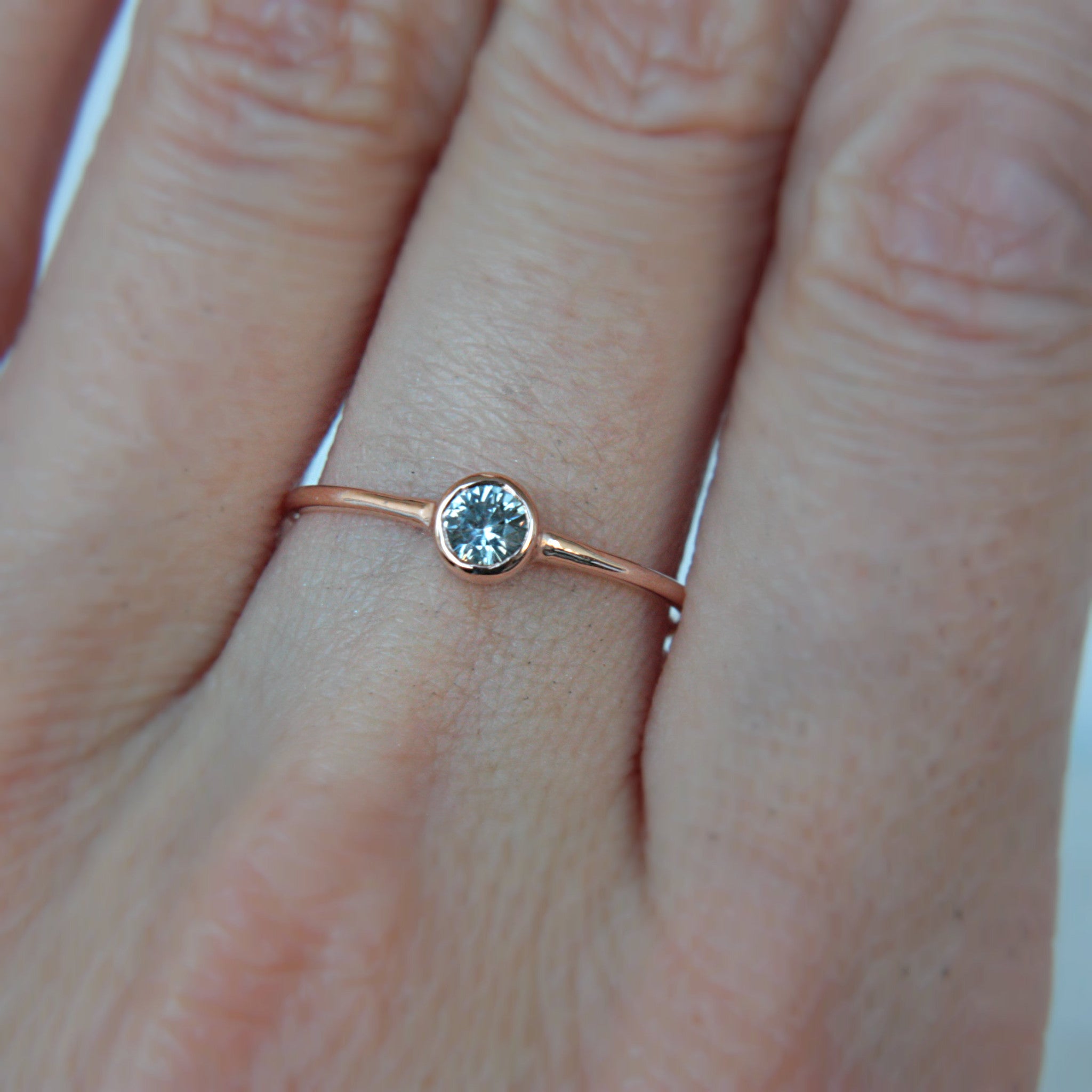 White Sapphire 14k Gold Ring - MANARI.eu