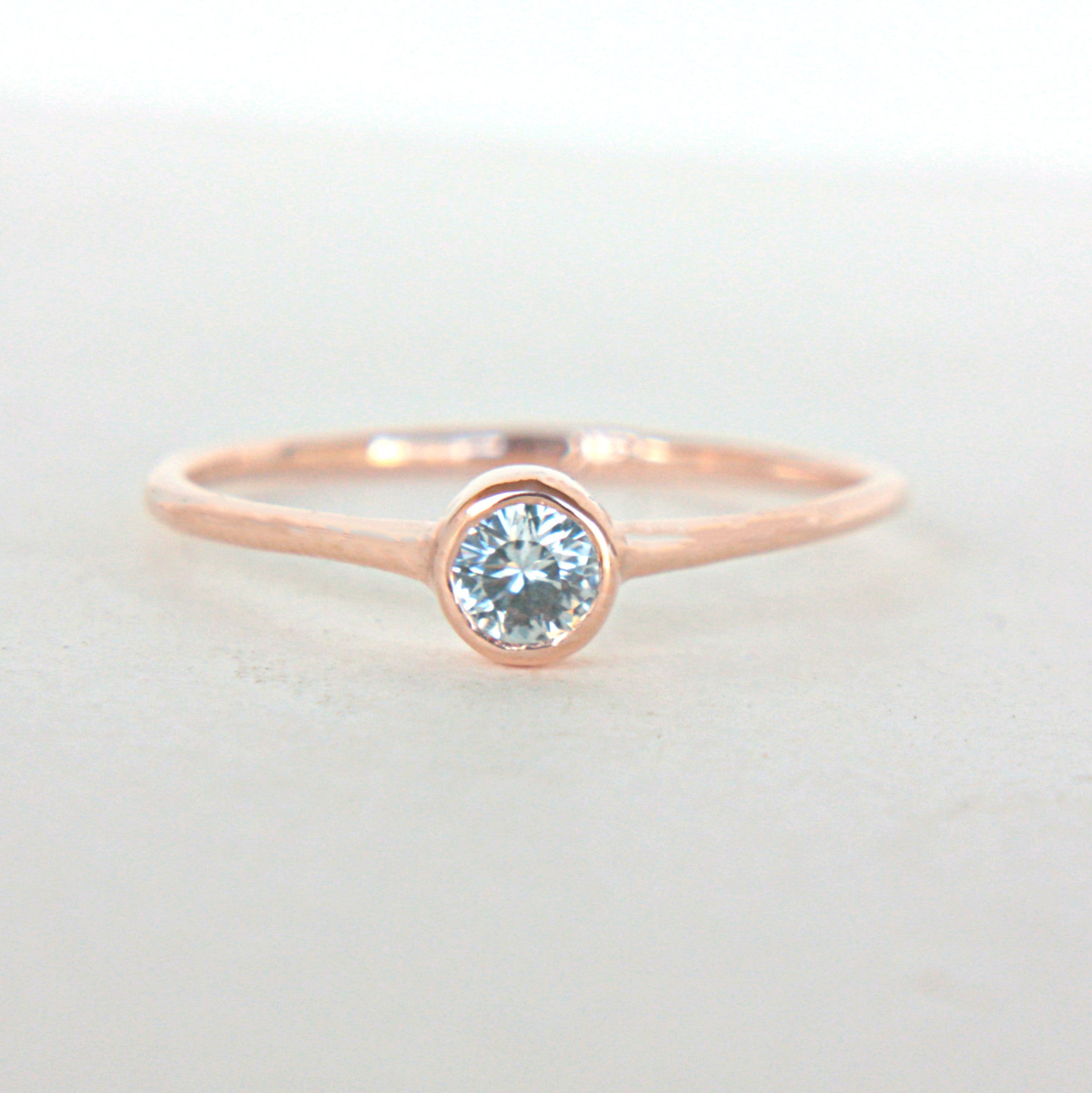 White Sapphire 14k Gold Ring - MANARI.eu