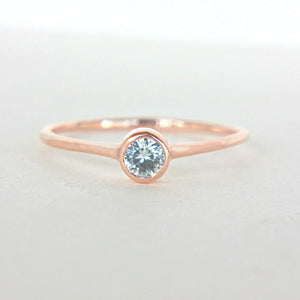 White Sapphire 14k Gold Ring - MANARI.eu