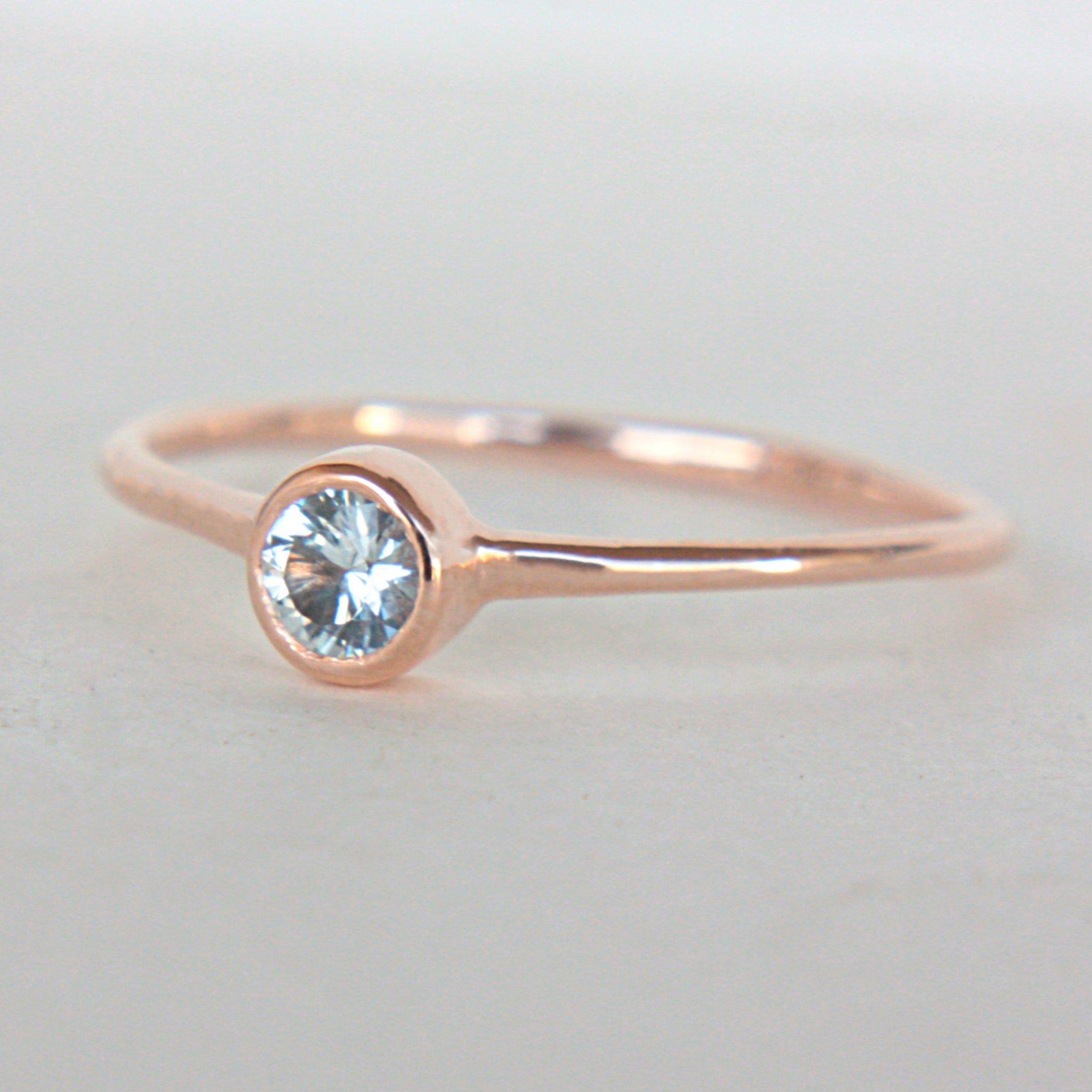 White Sapphire 14k Gold Ring - MANARI.eu