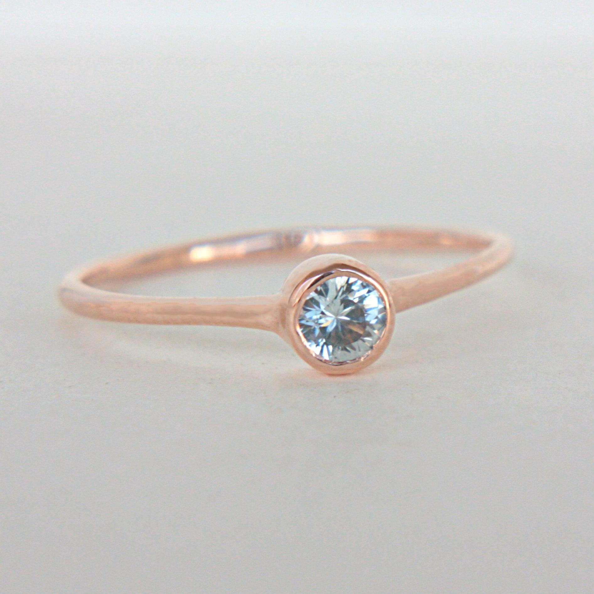 White Sapphire 14k Gold Ring - MANARI.eu