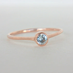 White Sapphire 14k Gold Ring - MANARI.eu