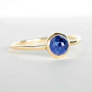 Blue Sapphire Rose Cut 14k Gold Ring - MANARI.eu
