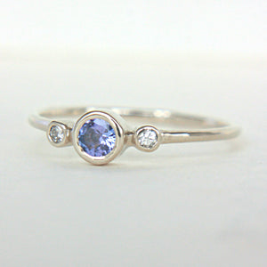 Tanzanite and Diamond Ring 14k White Gold - MANARI.eu