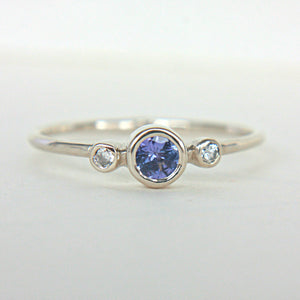 Tanzanite and Diamond Ring 14k White Gold - MANARI.eu