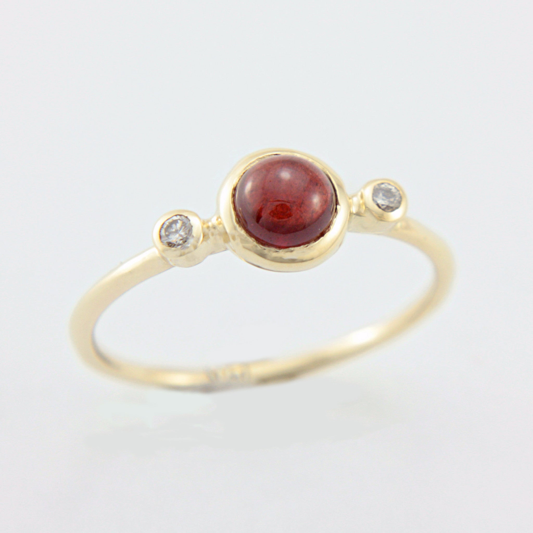 Red Garnet and Diamond Ring 14k Gold - MANARI.eu