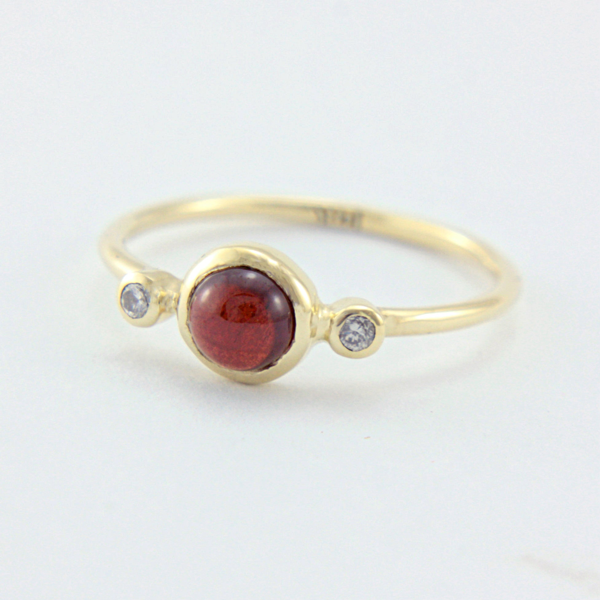 Red Garnet and Diamond Ring 14k Gold - MANARI.eu