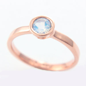 Moonstone Gold Ring 14k - MANARI.eu