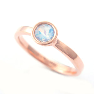 Moonstone Gold Ring 14k - MANARI.eu