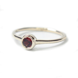 Red Garnet 14k White Gold Ring - MANARI.eu