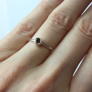 Red Garnet 14k White Gold Ring - MANARI.eu
