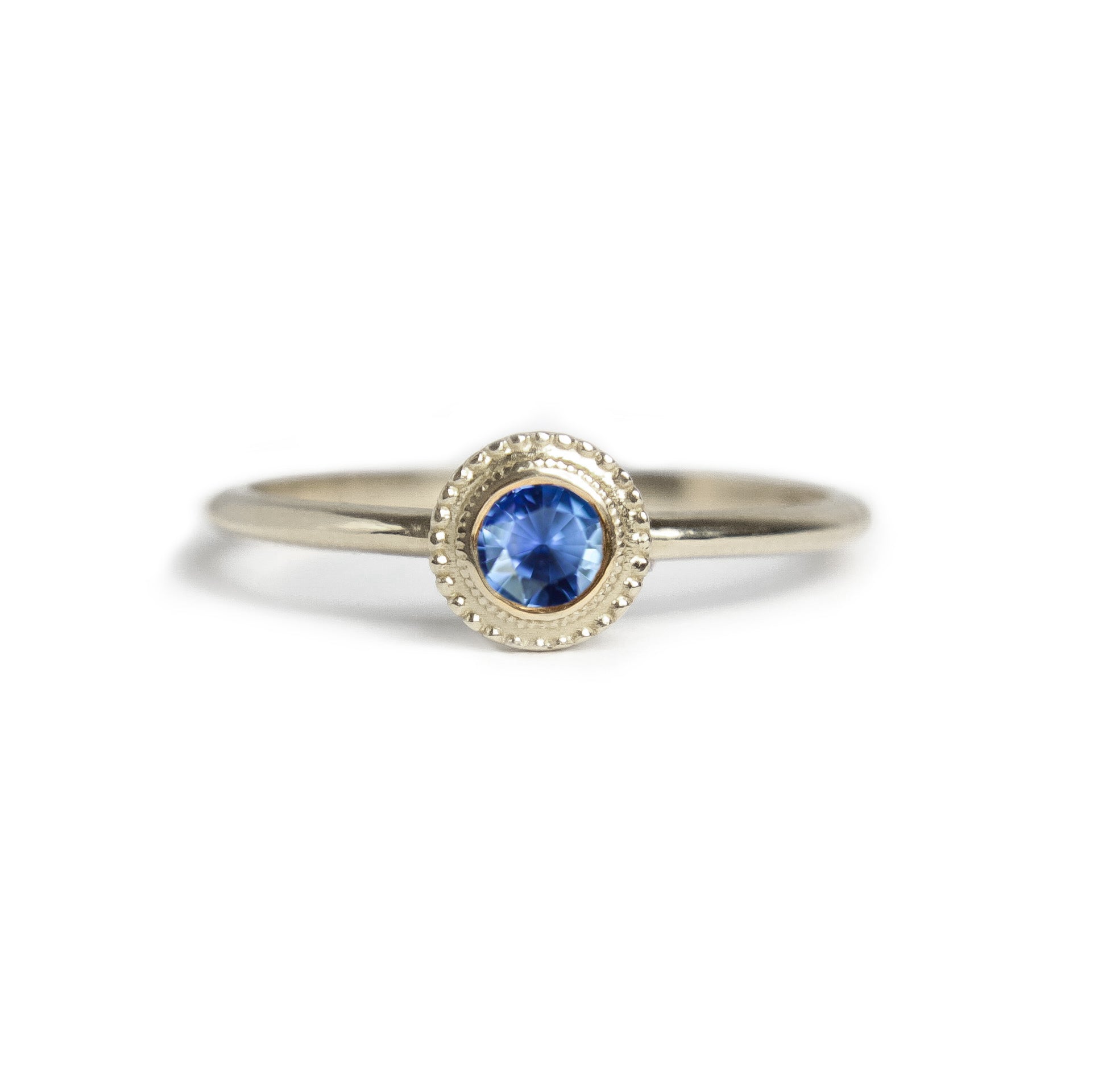 Nadine Blue Sapphire Ring - MANARI.eu