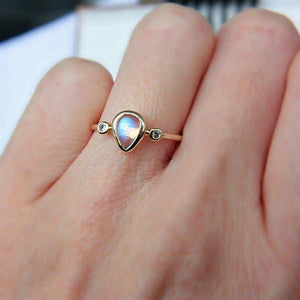Pear Moonstone and Diamond Ring 14k Gold - MANARI.eu