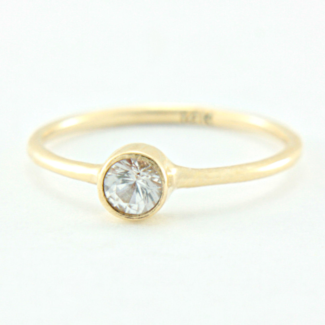 White Sapphire 14k Gold Ring - MANARI.eu