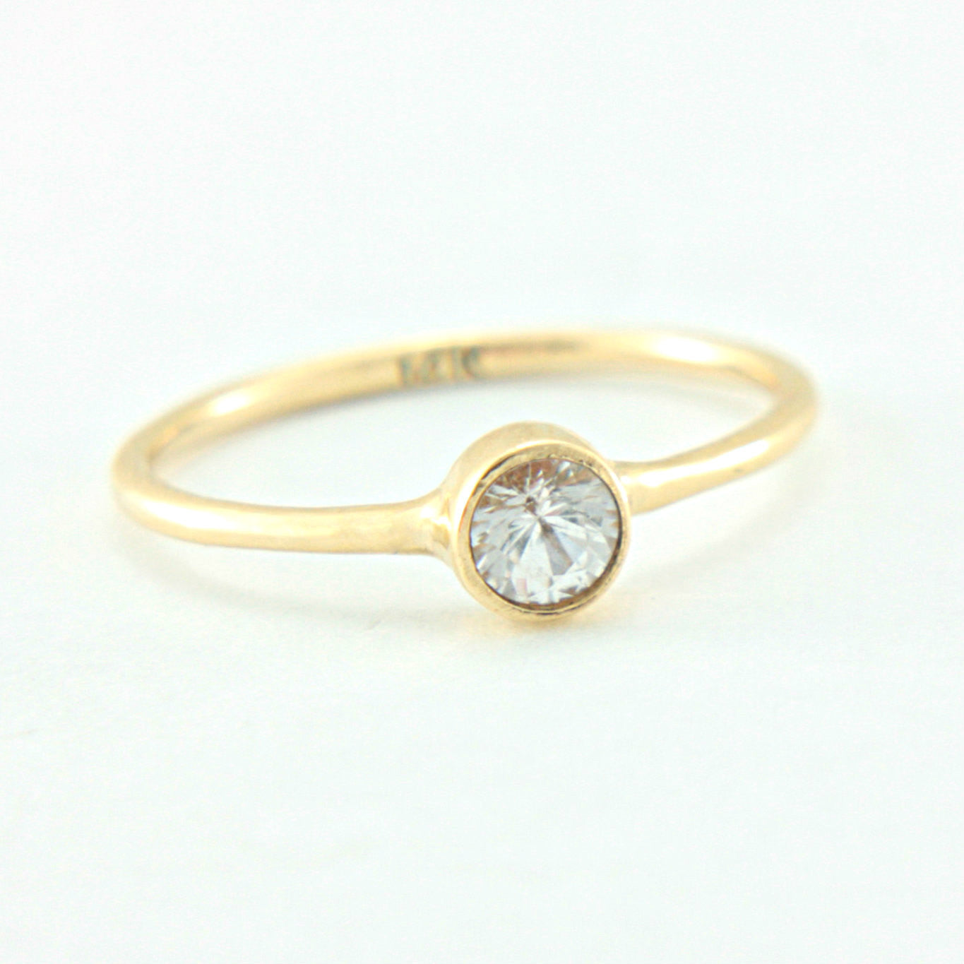 White Sapphire 14k Gold Ring - MANARI.eu