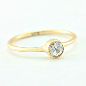 White Sapphire 14k Gold Ring - MANARI.eu