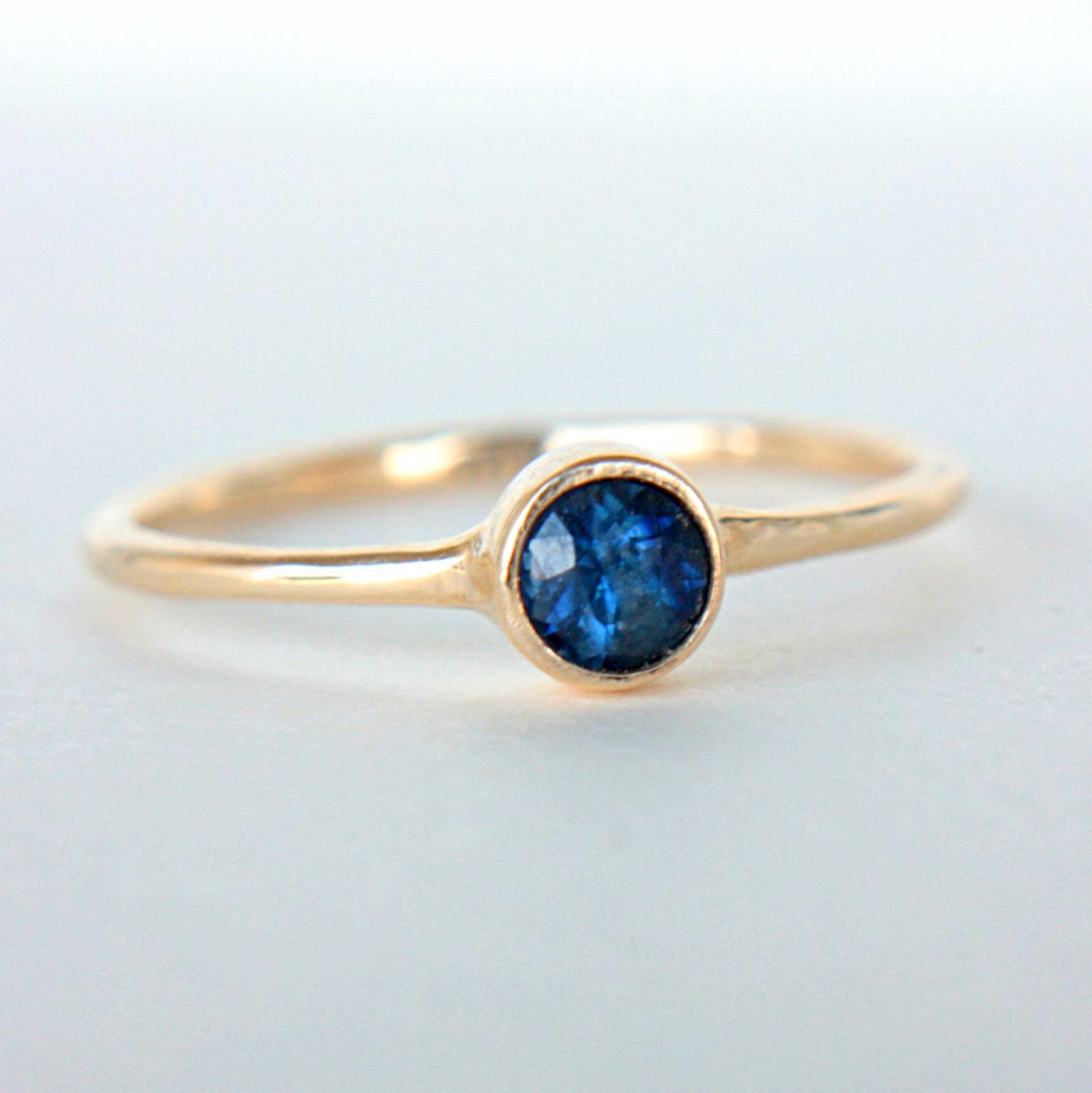 Blue Sapphire 14k Gold Ring - MANARI.eu