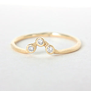 Diamond V Shape Ring 14k Gold Three Diamond Ring - MANARI.eu
