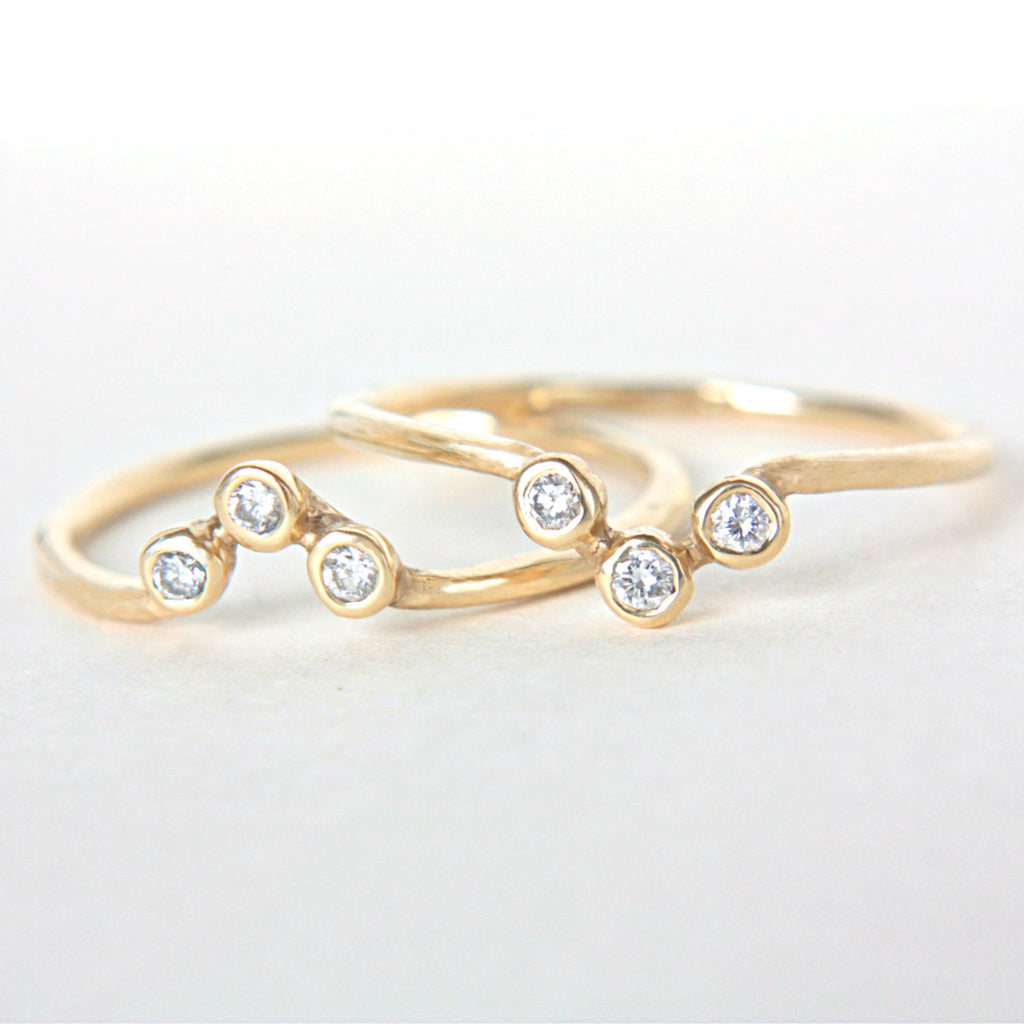 Diamond V Shape Ring 14k Gold Three Diamond Ring - MANARI.eu