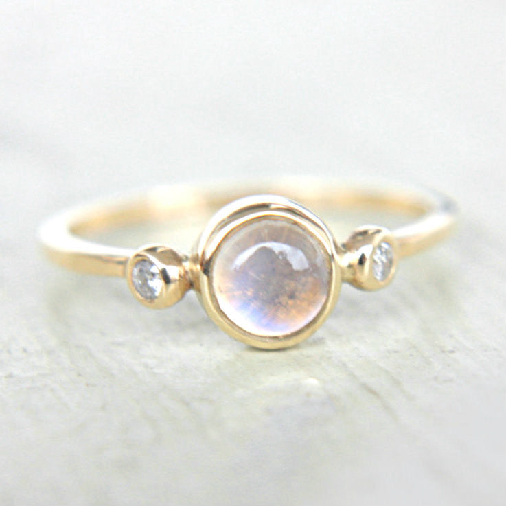 Rainbow Moonstone and Diamond Ring 14k Yellow Gold - MANARI.eu