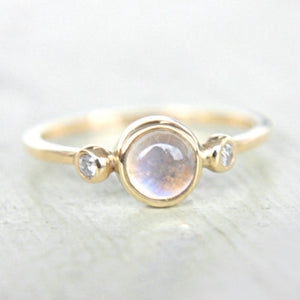 Rainbow Moonstone and Diamond Ring 14k Yellow Gold - MANARI.eu