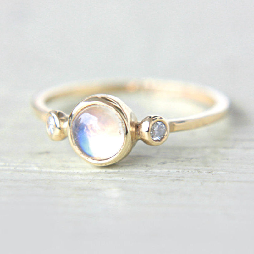Rainbow Moonstone and Diamond Ring 14k Yellow Gold - MANARI.eu