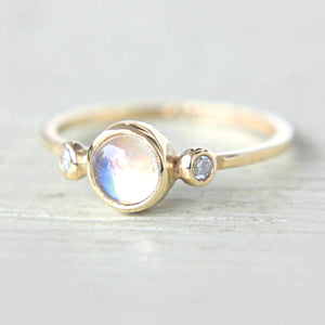 Rainbow Moonstone and Diamond Ring 14k Yellow Gold - MANARI.eu