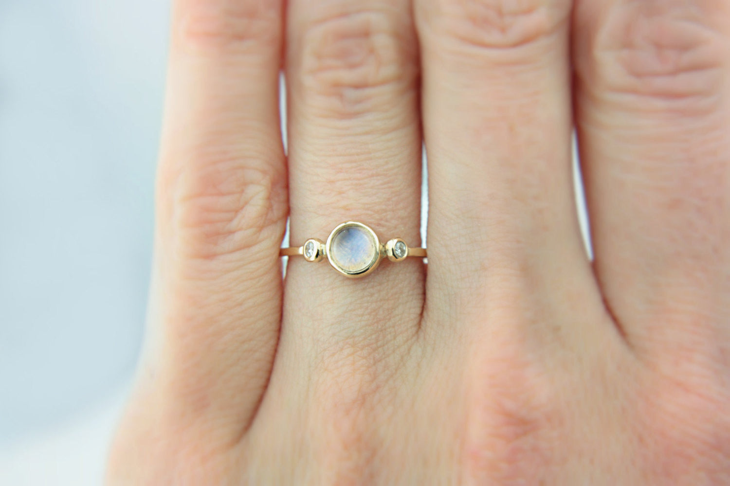 Rainbow Moonstone and Diamond Ring 14k Yellow Gold - MANARI.eu