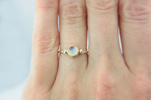 Rainbow Moonstone and Diamond Ring 14k Yellow Gold - MANARI.eu