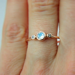 Moonstone and Diamond Ring 14k Gold - MANARI.eu