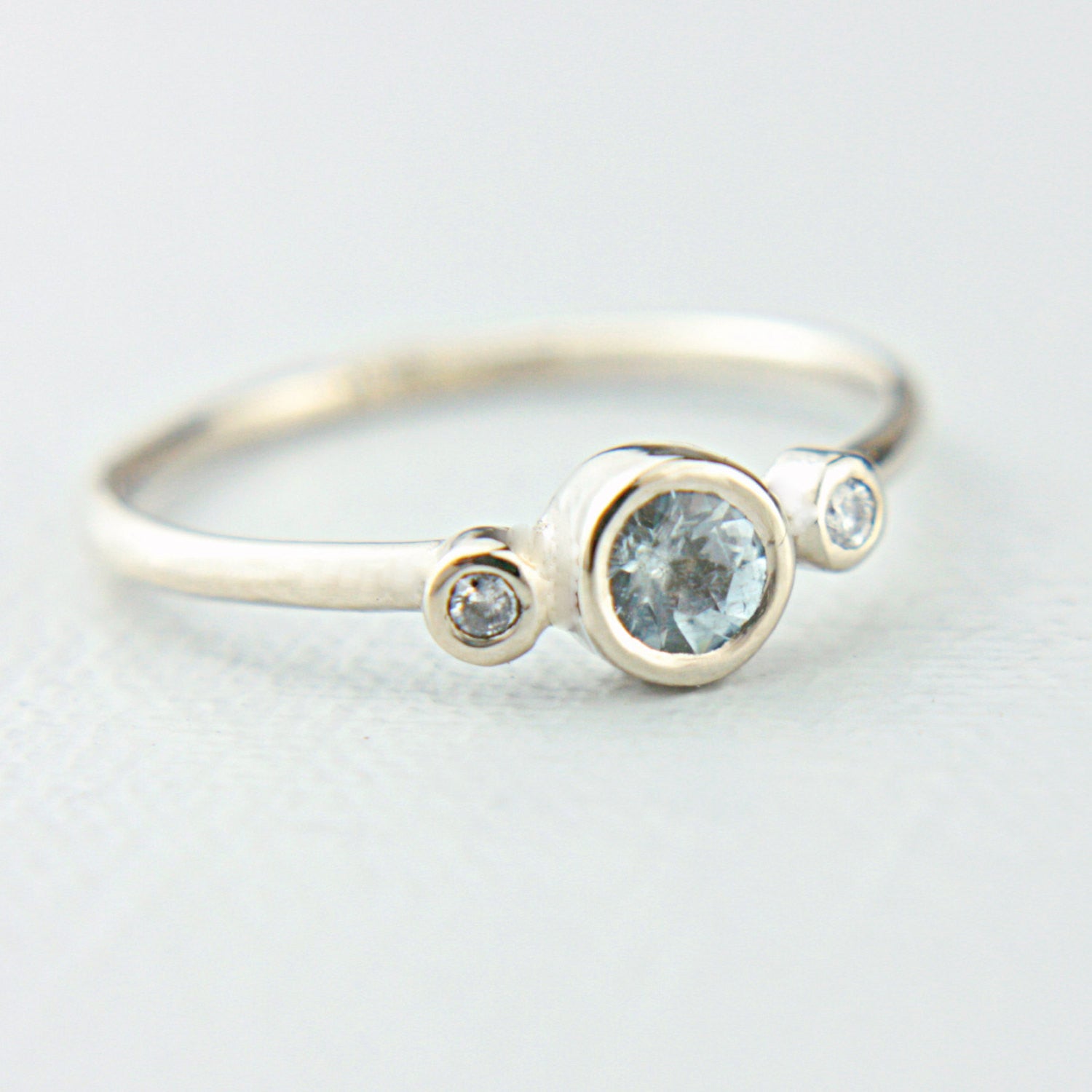 Aquamarine and Diamond Ring 14k Gold - MANARI.eu