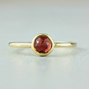 Red Rose Cut Garnet Ring 14k Gold - MANARI.eu