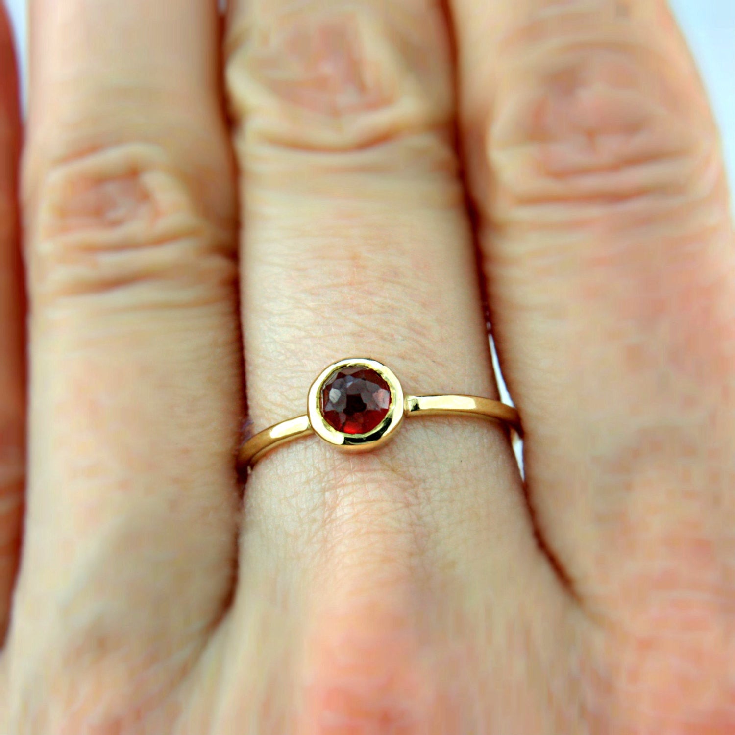 Red Rose Cut Garnet Ring 14k Gold - MANARI.eu