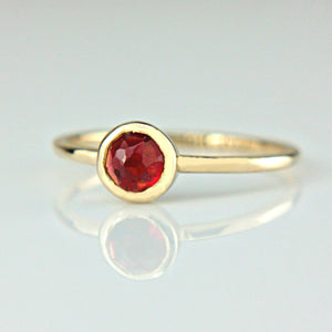 Red Rose Cut Garnet Ring 14k Gold - MANARI.eu
