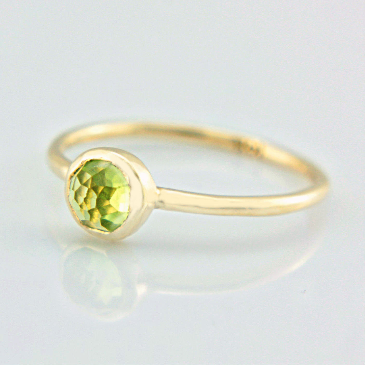 Peridot 14k Rose Gold Ring - MANARI.eu