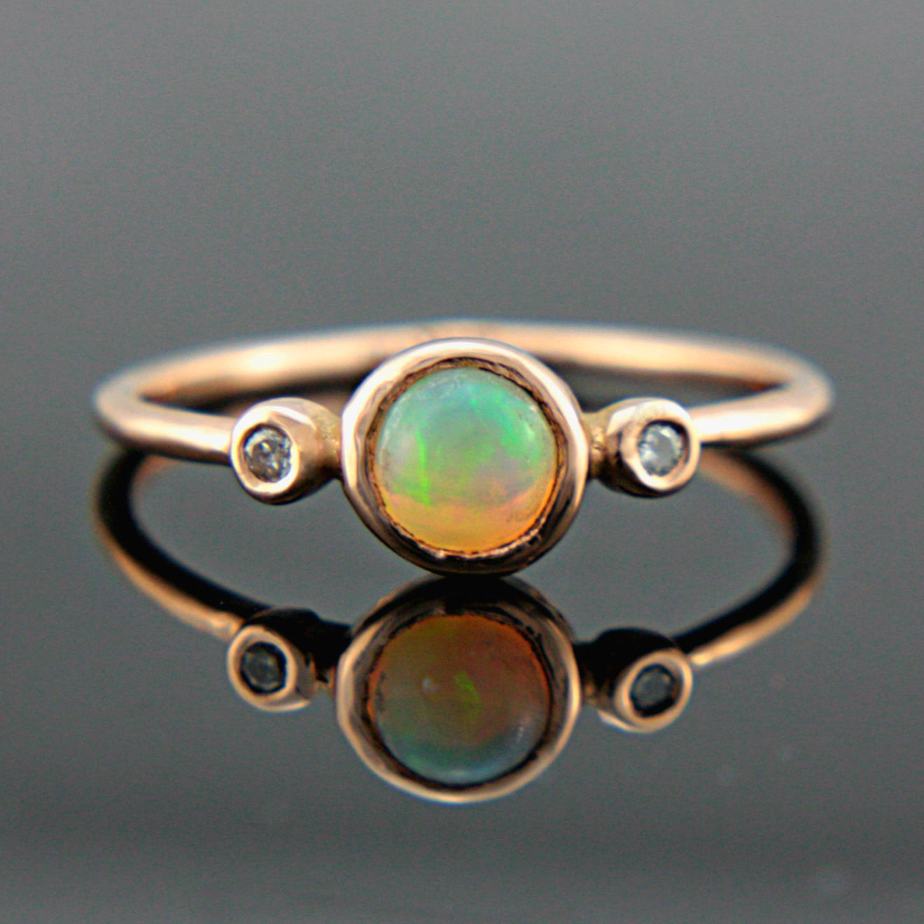 Opal and Diamond Gold 14k Ring - MANARI.eu