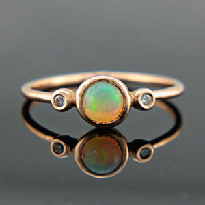 Opal and Diamond Gold 14k Ring - MANARI.eu