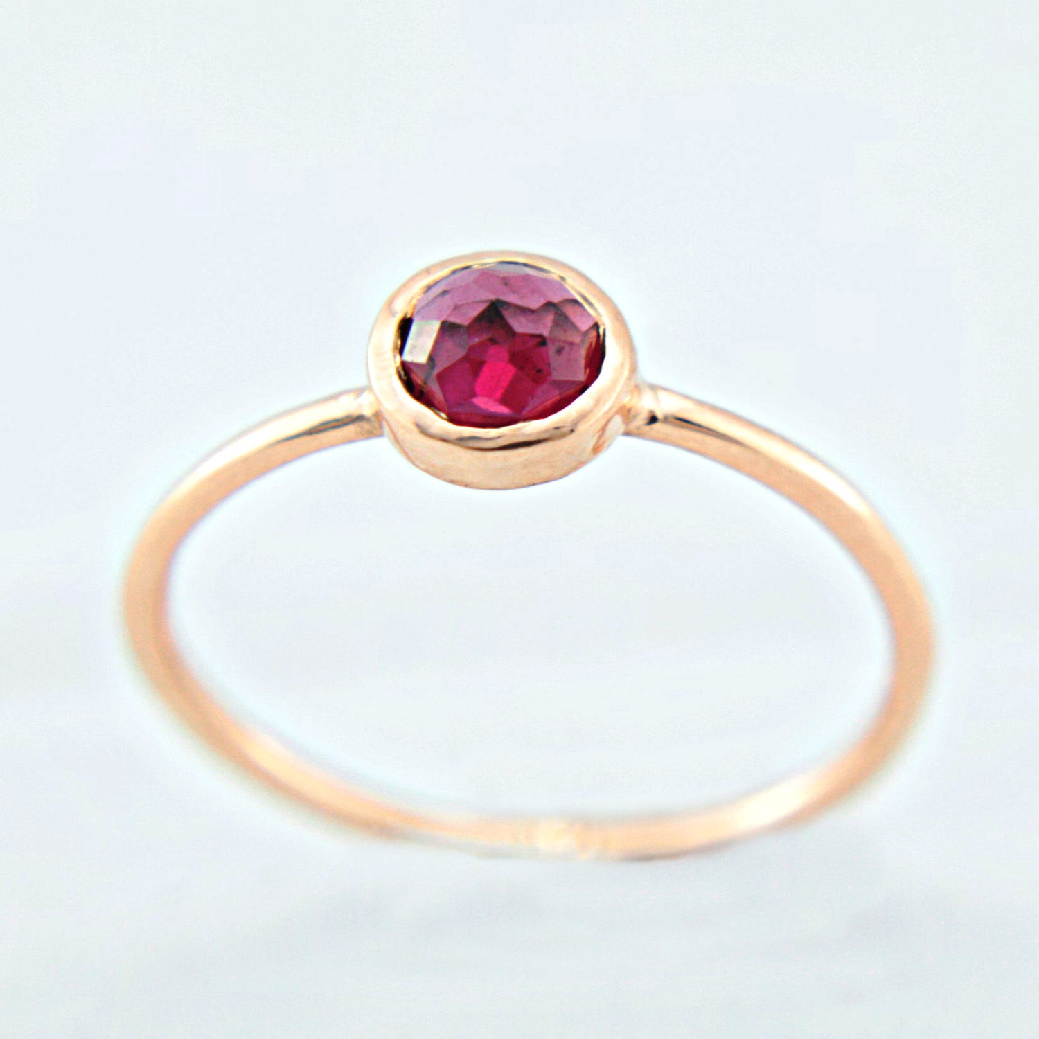 Rhodolite Rose Cut Garnet Ring 14k Gold - MANARI.eu