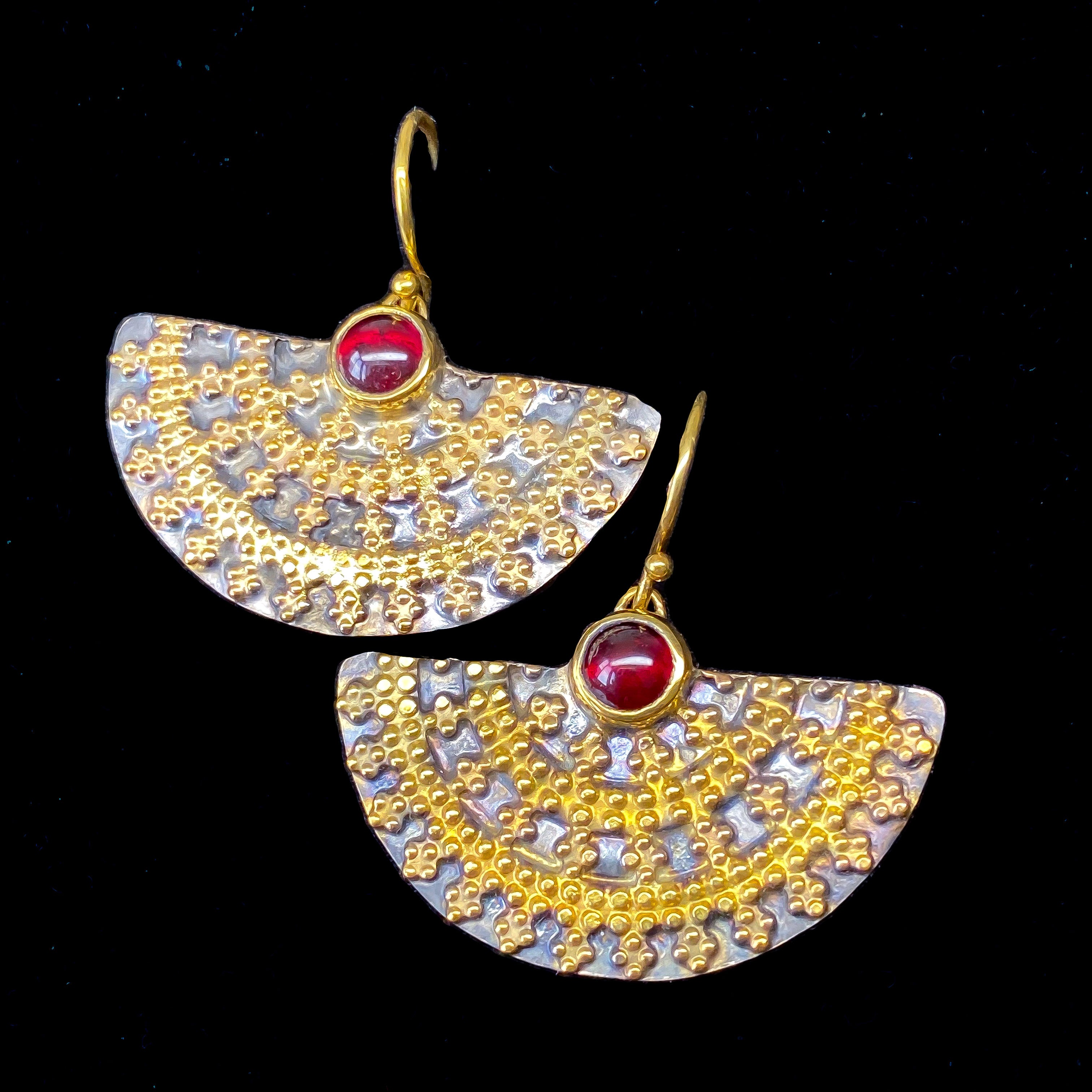 Red Garnet Royal Black & Gold Earrings Sterling Silver - MANARI.eu